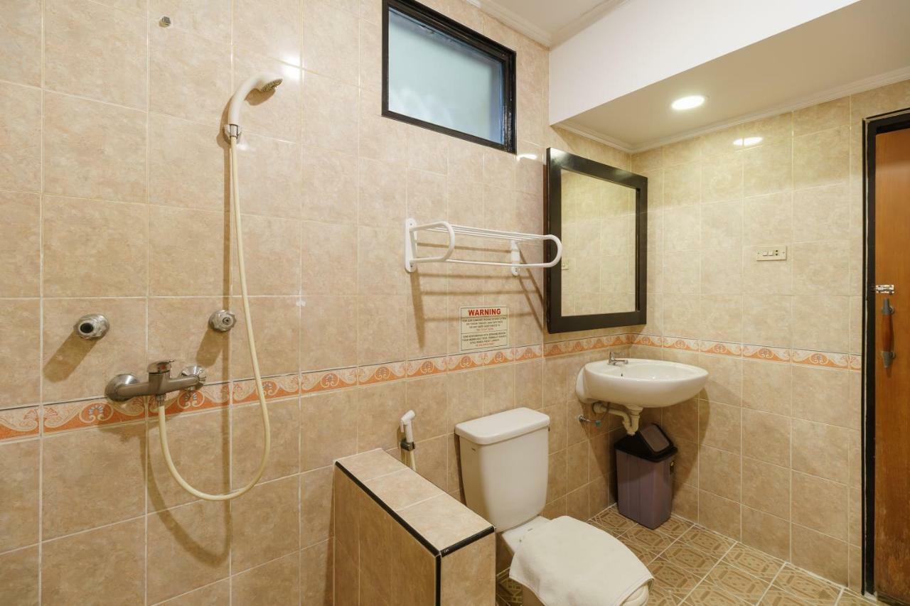 Reddoorz Plus Near Ancol Jakarta Exterior photo